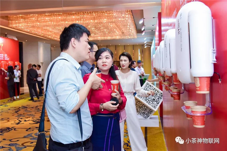 家電數碼之自動取杯器外觀結構設計案例